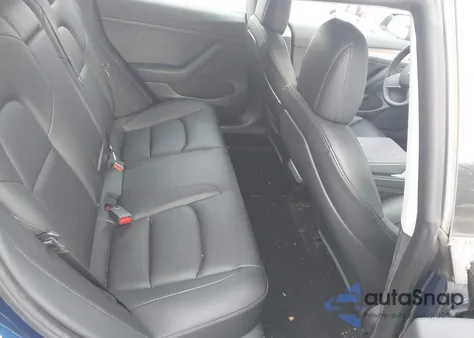 2022 Tesla Model 3 Performance Dual Motor All-Wheel Drive z USA, uszkodzony, nr VIN 5YJ3E1EC3NF322163